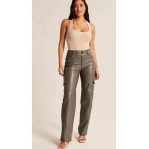 Abercrombie & Fitch Faux Leather The '90s Relaxed Cargo High Rise Pants Size 35